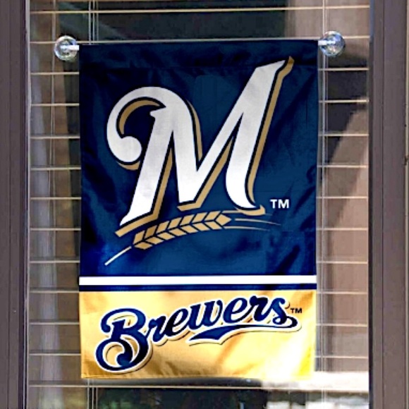 MLB MILWAUKEE BREWERS FAN FLAG NWT - Picture 5 of 8